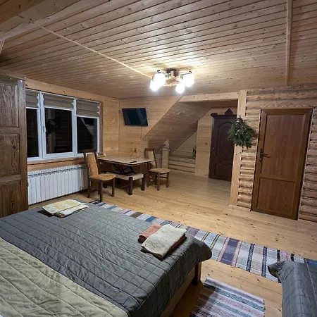 Gostynna Rodyna 3* Izky