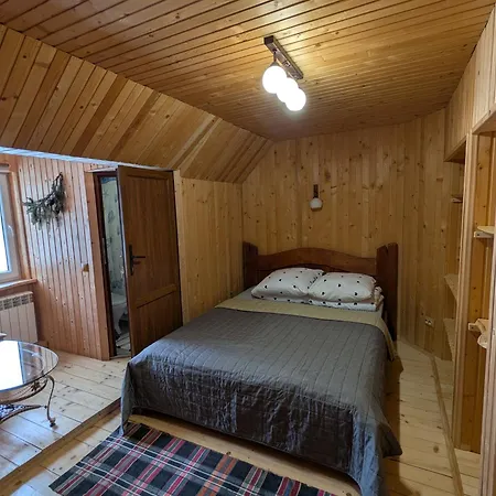 Gostynna Rodyna Guest house Izki