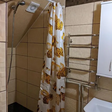 Gostynna Rodyna Ізки
